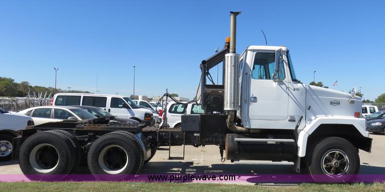 image for item L2328 1994 GMC Autocar semi truck