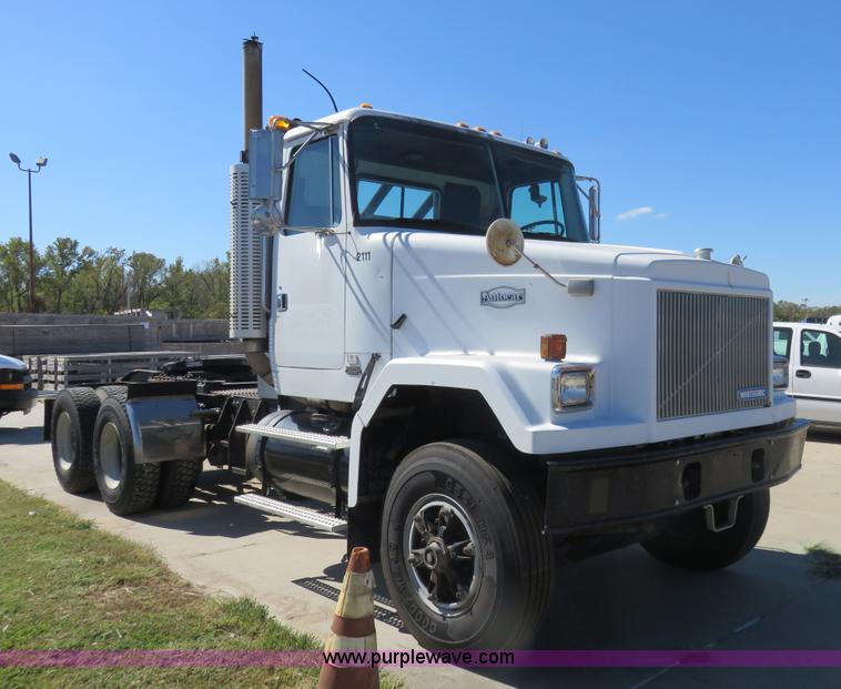 image for item L2328 1994 GMC Autocar semi truck