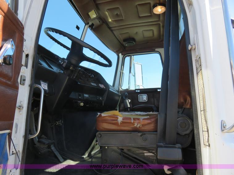 image for item L2328 1994 GMC Autocar semi truck