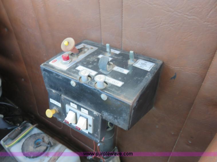 image for item L2328 1994 GMC Autocar semi truck