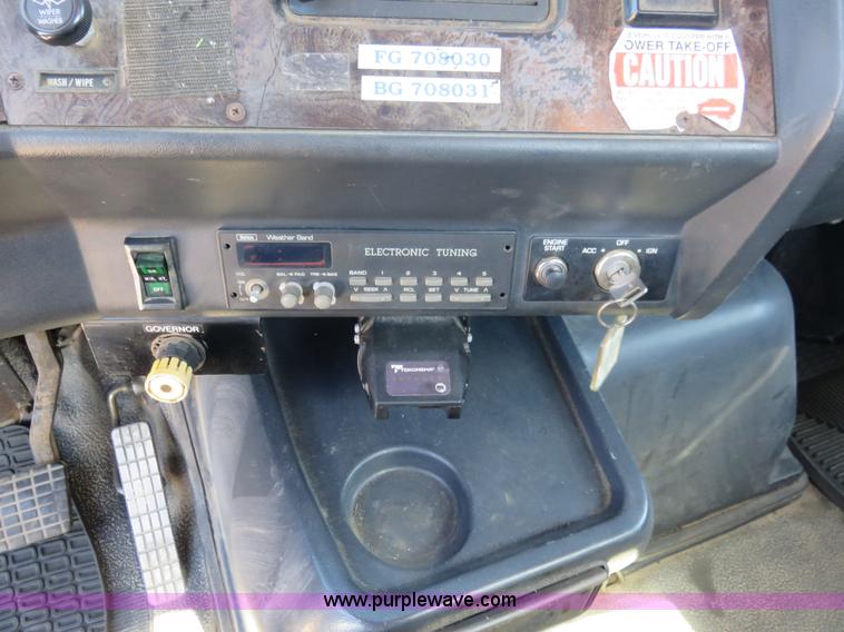 image for item L2328 1994 GMC Autocar semi truck