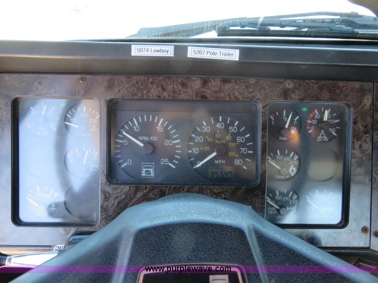 image for item L2328 1994 GMC Autocar semi truck