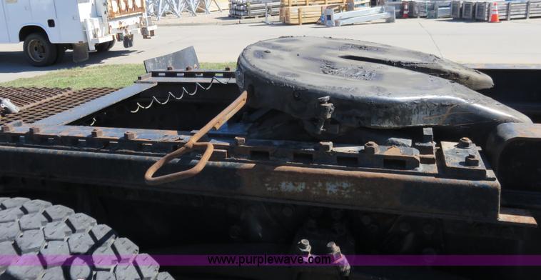 image for item L2328 1994 GMC Autocar semi truck