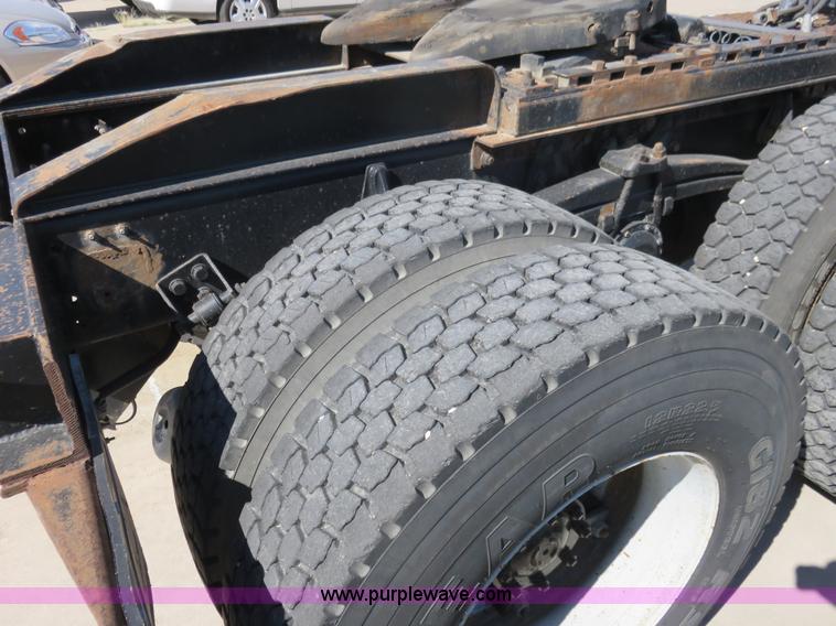 image for item L2328 1994 GMC Autocar semi truck