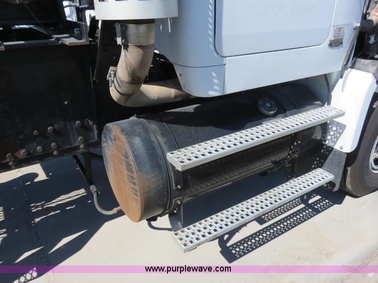 image for item L2328 1994 GMC Autocar semi truck