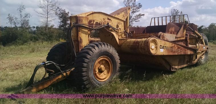 image for item L2755 Caterpillar 470 pull type scraper