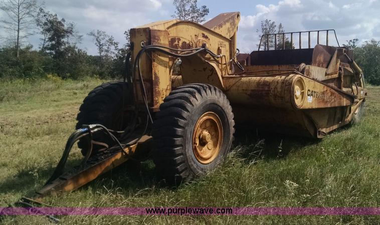 image for item L2755 Caterpillar 470 pull type scraper