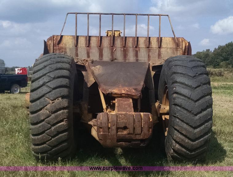 image for item L2755 Caterpillar 470 pull type scraper