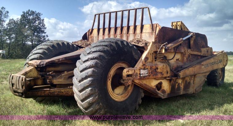 image for item L2755 Caterpillar 470 pull type scraper