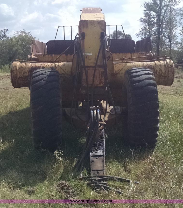 image for item L2755 Caterpillar 470 pull type scraper