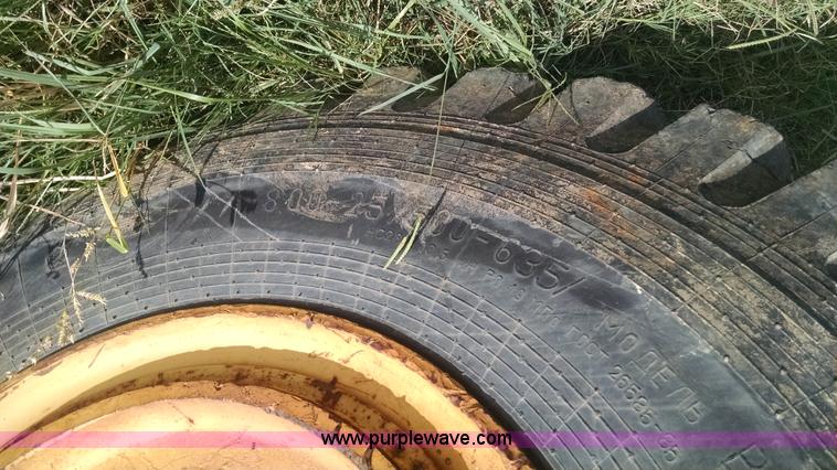 image for item L2755 Caterpillar 470 pull type scraper