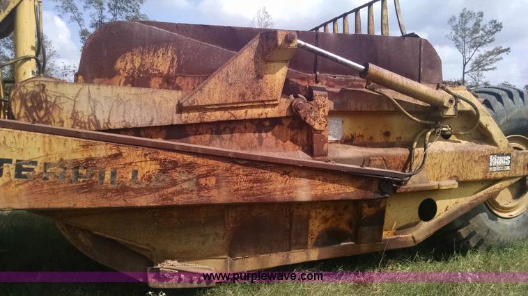 image for item L2755 Caterpillar 470 pull type scraper