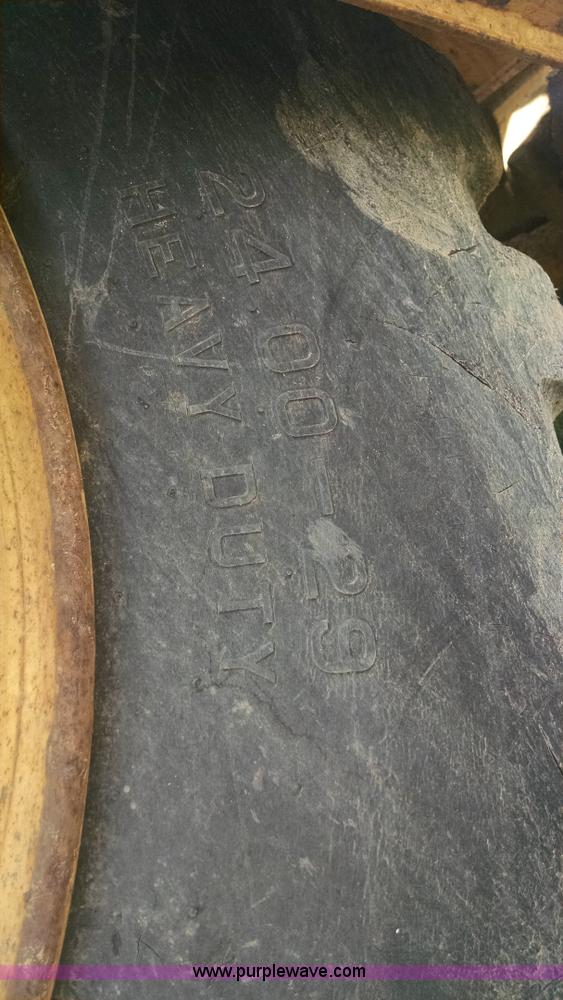 image for item L2755 Caterpillar 470 pull type scraper