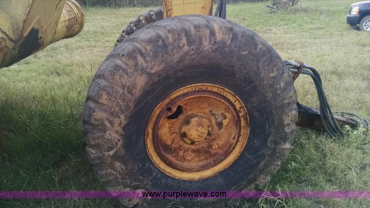 image for item L2755 Caterpillar 470 pull type scraper