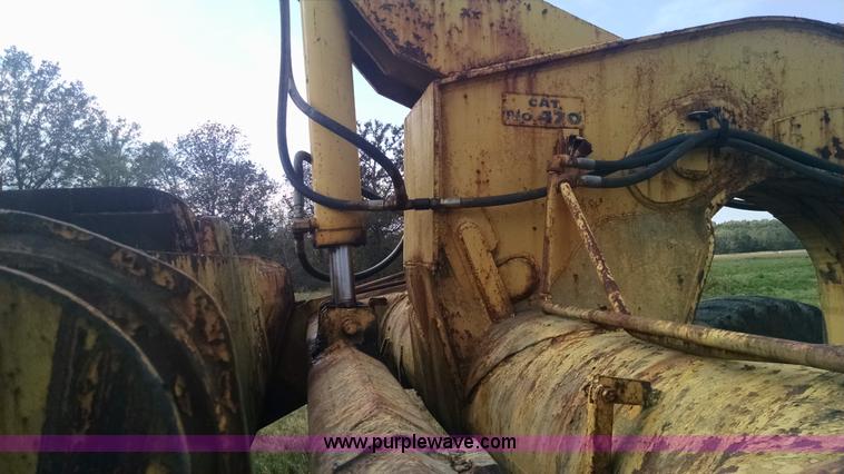 image for item L2755 Caterpillar 470 pull type scraper