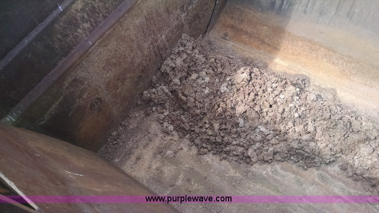 image for item L2755 Caterpillar 470 pull type scraper