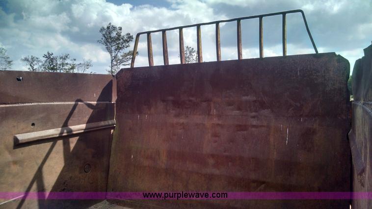 image for item L2755 Caterpillar 470 pull type scraper