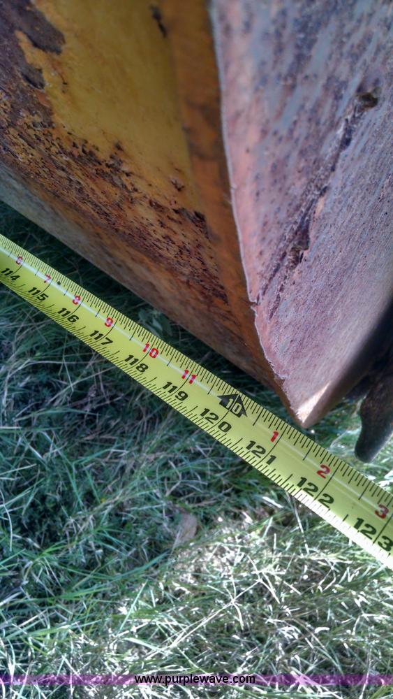 image for item L2755 Caterpillar 470 pull type scraper