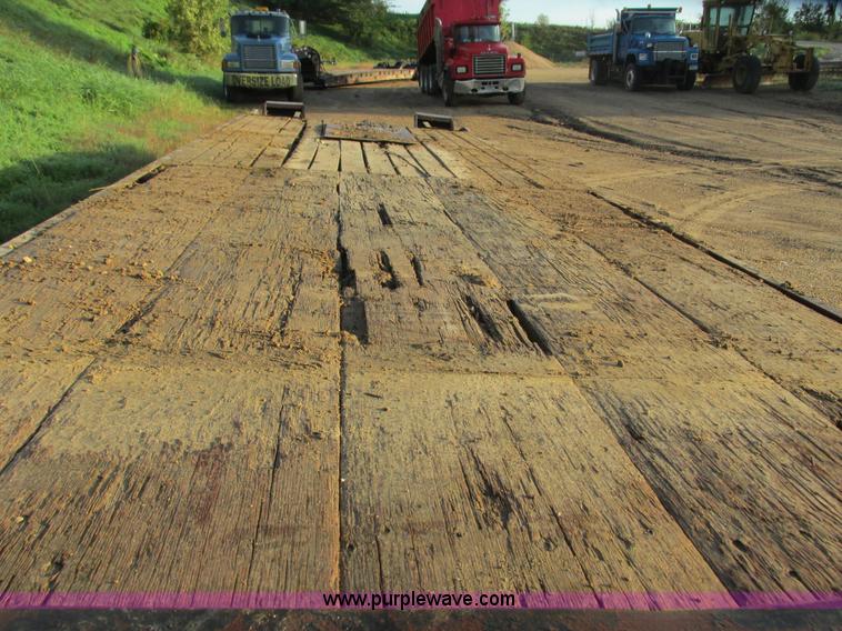 image for item L3822 1998 Towmaster T-50 equipment trailer