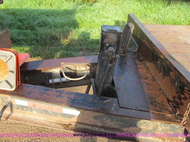 image for item L3822 1998 Towmaster T-50 equipment trailer