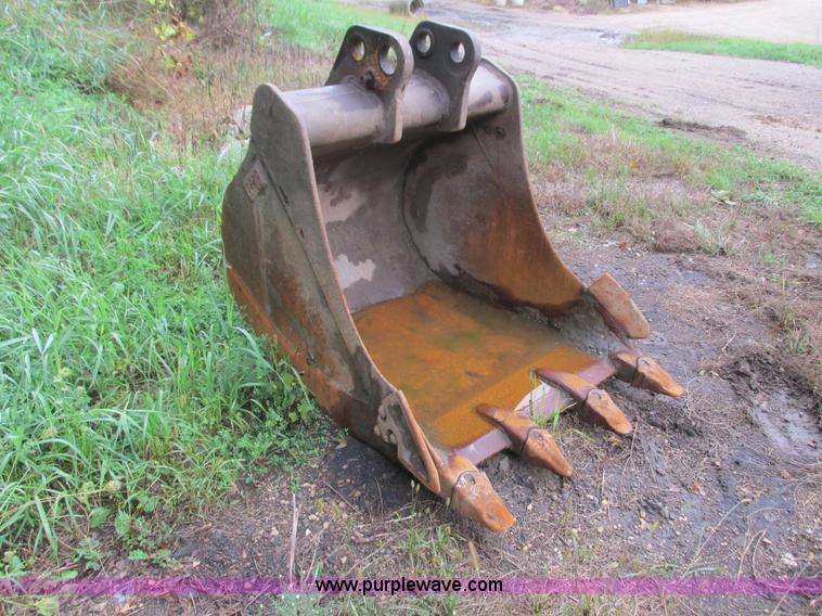 image for item L3826 1990 Case 888 excavator