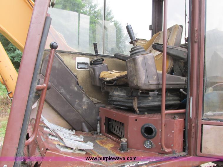 image for item L3826 1990 Case 888 excavator