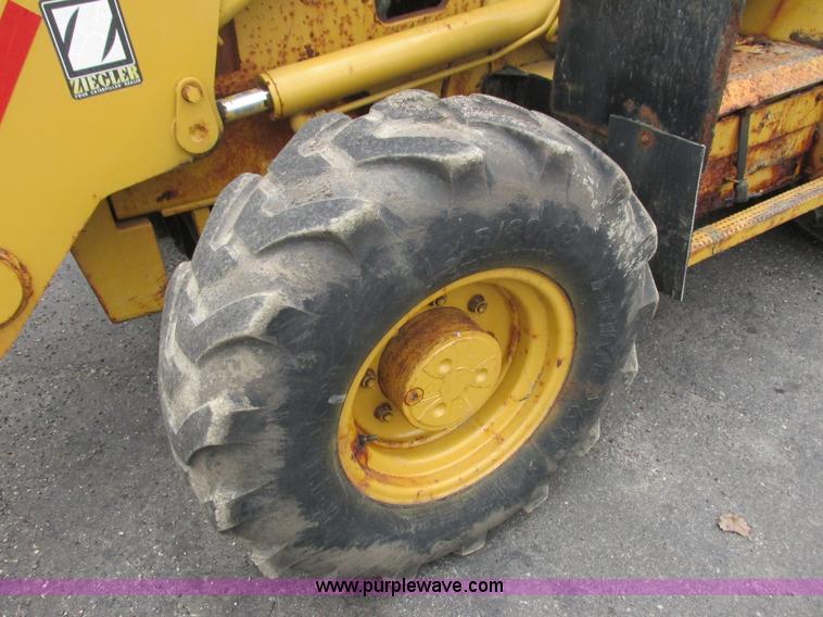 image for item L3829 1993 Caterpillar 436B backhoe