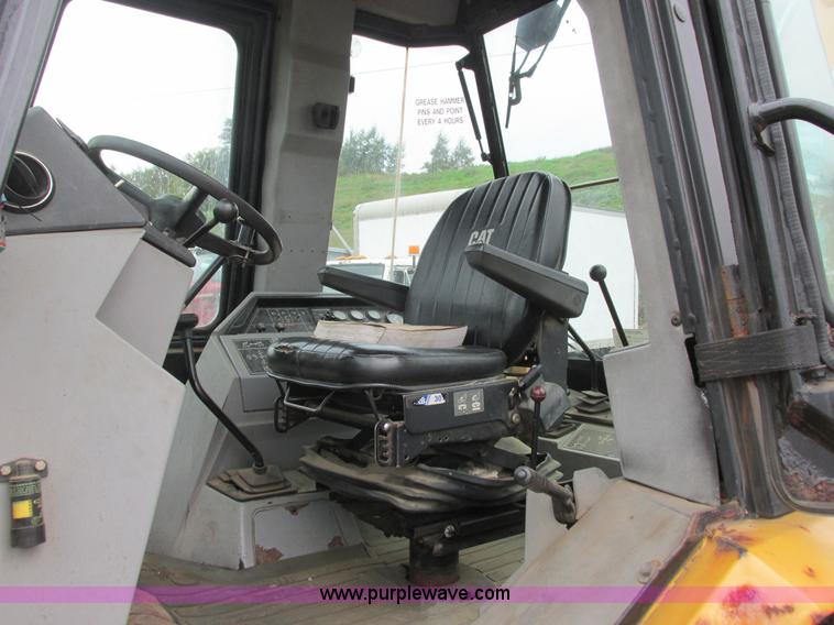 image for item L3829 1993 Caterpillar 436B backhoe