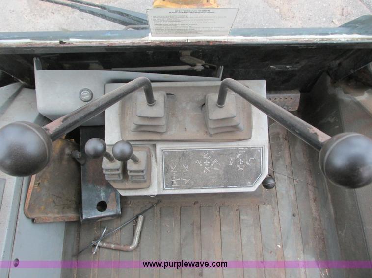 image for item L3829 1993 Caterpillar 436B backhoe