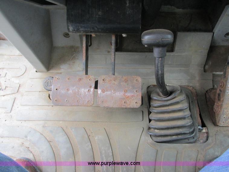 image for item L3829 1993 Caterpillar 436B backhoe