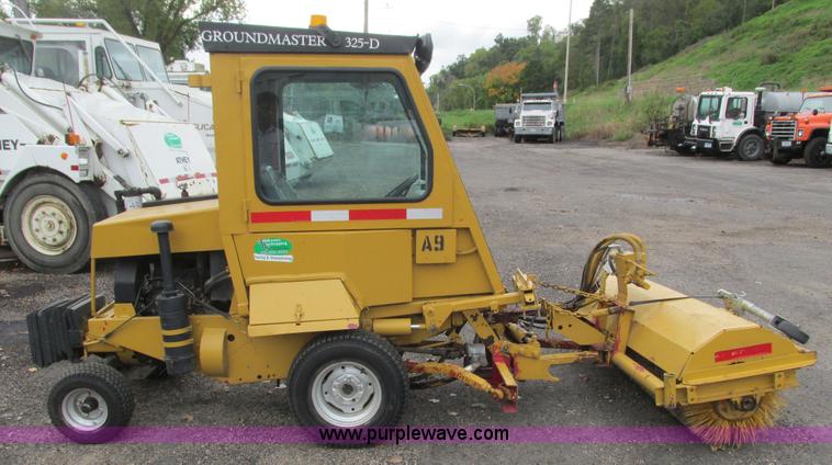 image for item L3831 Toro Groundsmasters 325-D lawn mower