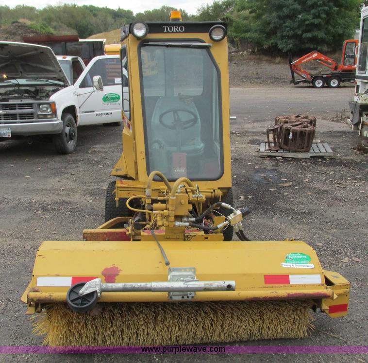 image for item L3831 Toro Groundsmasters 325-D lawn mower