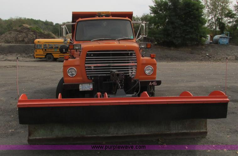 image for item L3833 1983 Ford 8000 dump truck