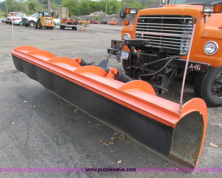 image for item L3833 1983 Ford 8000 dump truck