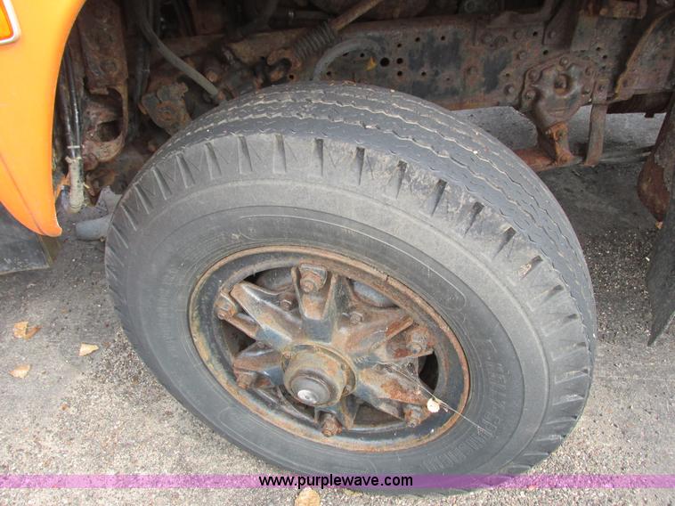 image for item L3833 1983 Ford 8000 dump truck