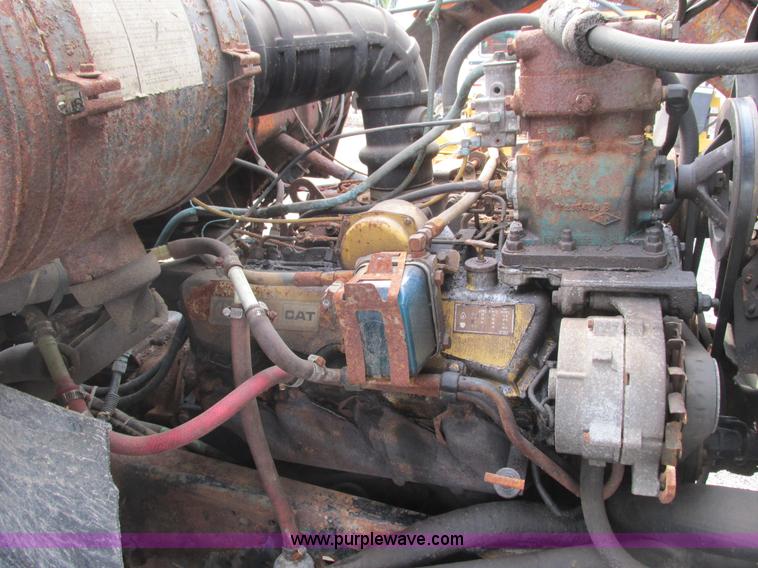 image for item L3833 1983 Ford 8000 dump truck