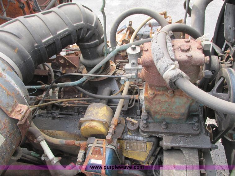 image for item L3833 1983 Ford 8000 dump truck