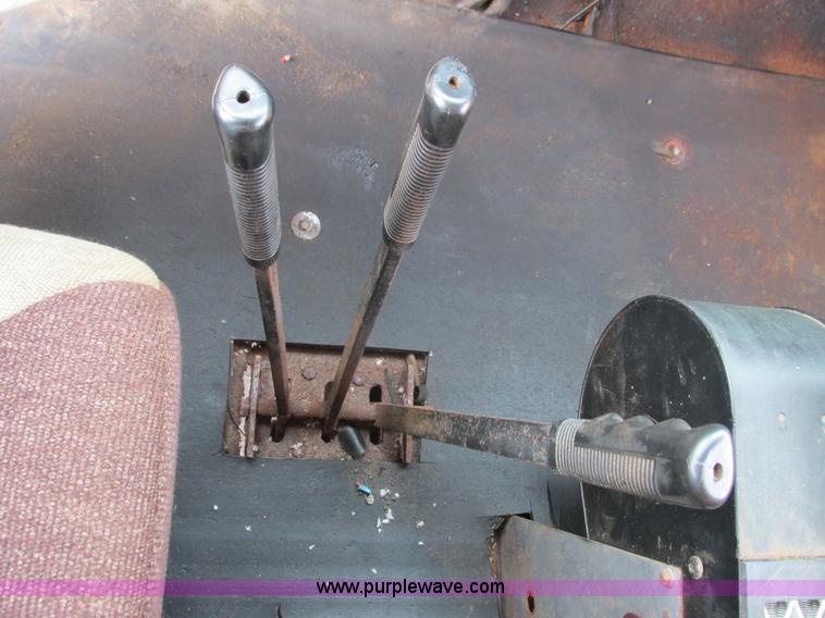 image for item L3833 1983 Ford 8000 dump truck