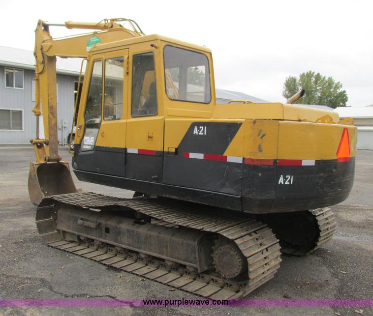 image for item L3835 Kobelco K904 II excavator