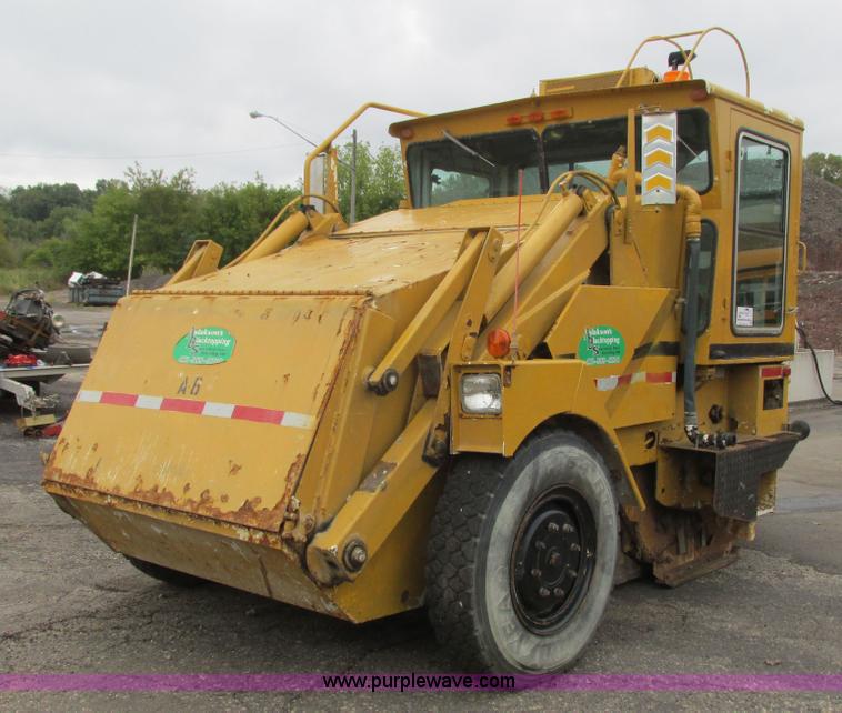 image for item L3836 1985 Athey Mobil sweeper