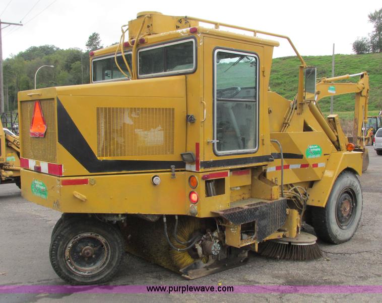 image for item L3836 1985 Athey Mobil sweeper