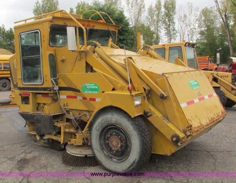 image for item L3836 1985 Athey Mobil sweeper