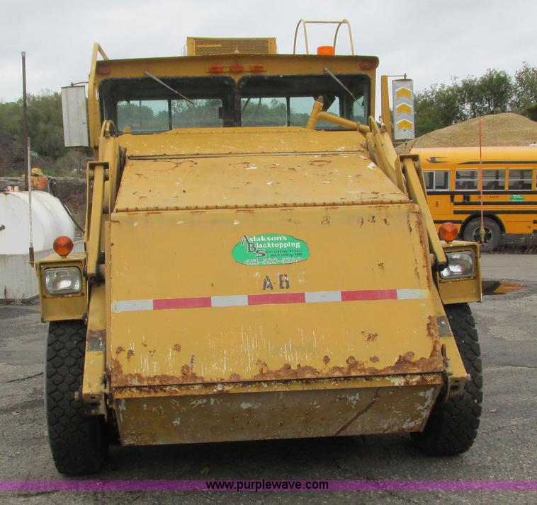 image for item L3836 1985 Athey Mobil sweeper