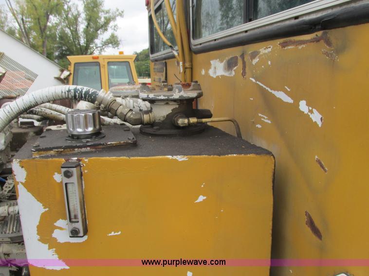 image for item L3836 1985 Athey Mobil sweeper