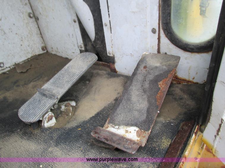 image for item L3836 1985 Athey Mobil sweeper