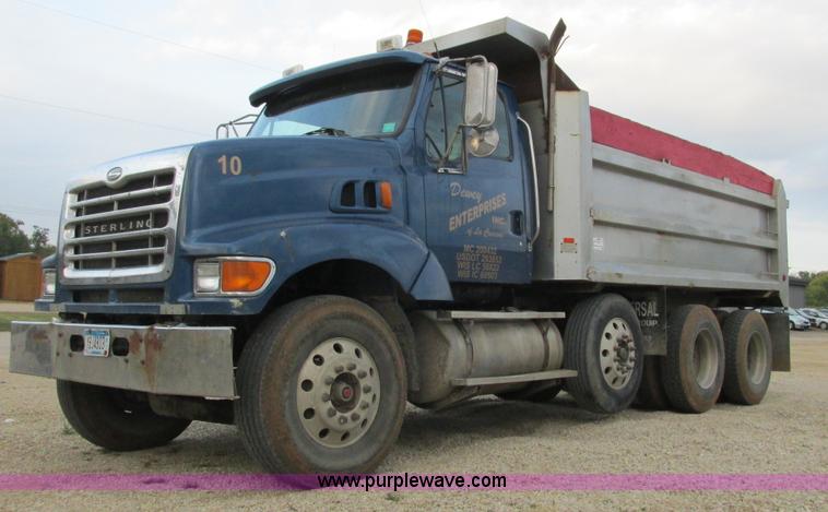image for item L3841 2001 Sterling LT8500 dump truck