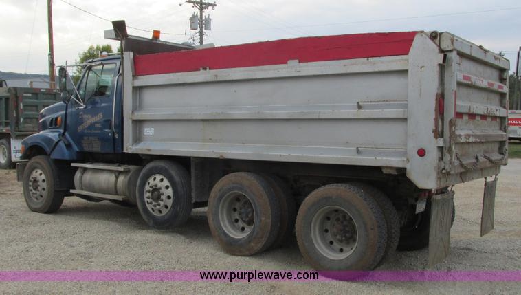 image for item L3841 2001 Sterling LT8500 dump truck