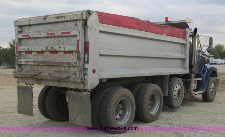 image for item L3841 2001 Sterling LT8500 dump truck