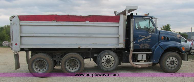 image for item L3841 2001 Sterling LT8500 dump truck