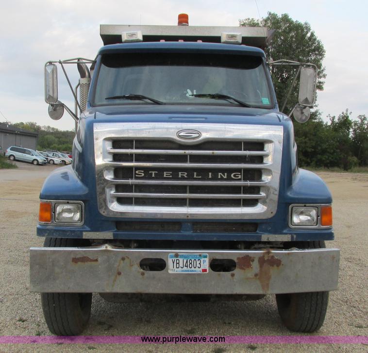 image for item L3841 2001 Sterling LT8500 dump truck